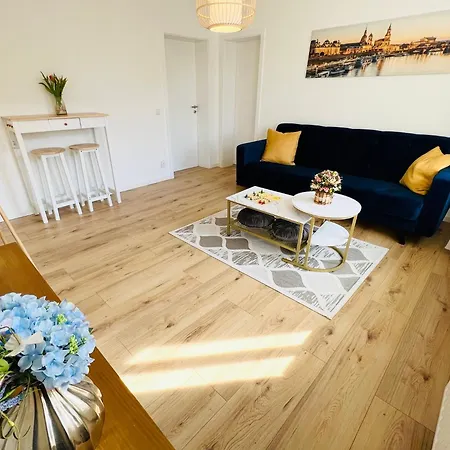 Twenty Five Apartment Bei Dresden - Free Parking, Netflix & Coffee Machine Heidenau  Exterior photo